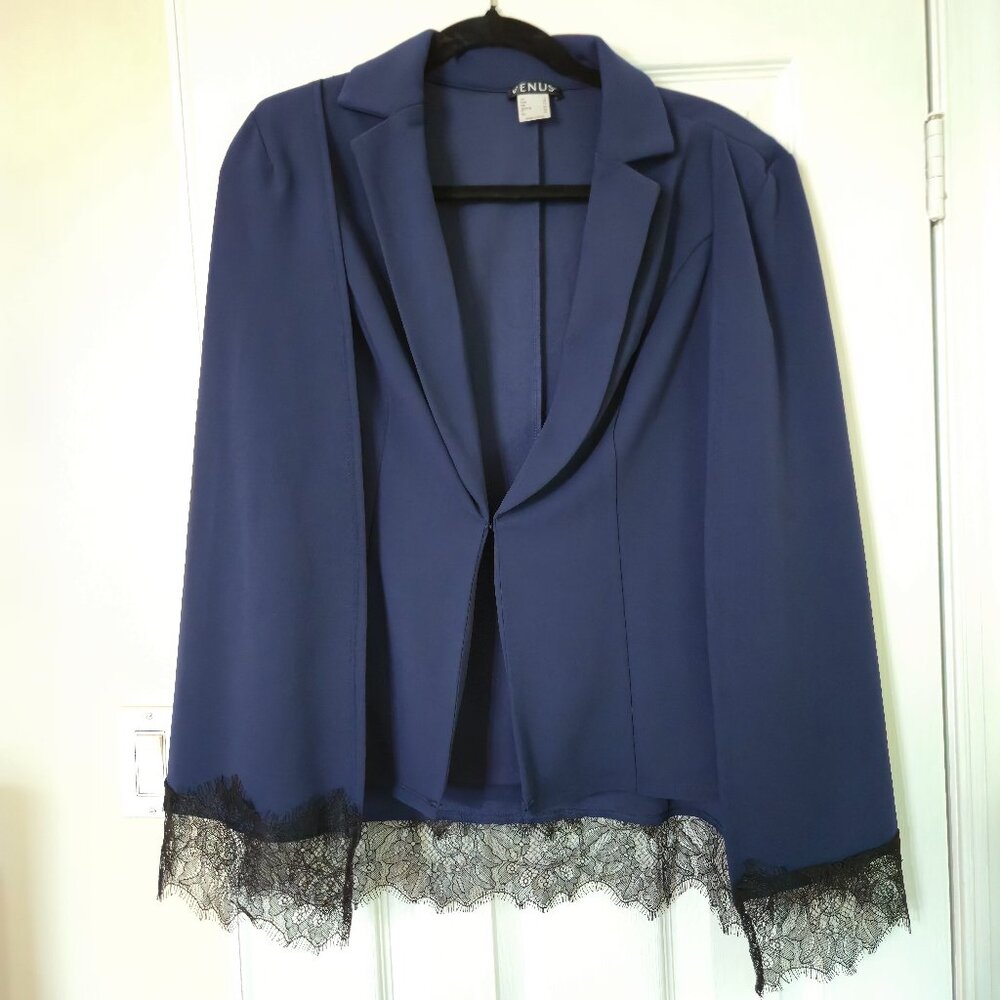 Beautiful Set Sleeveless with arm attached covering(cape) matching pants- Size 6